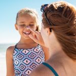 Zonnebrandcrème voor je kind: welke kies je?
