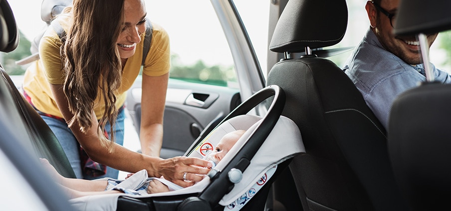 Zo lang mag je baby in een autostoel zitten Zo lang mag je baby in een autostoel zitten