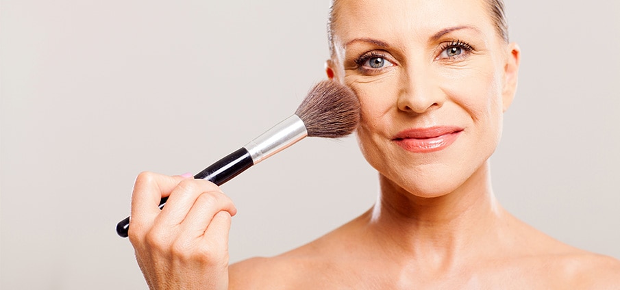 Blush en highlighter voor de oudere huid: tips en tricks Blush en highlighter voor de oudere huid: tips en tricks