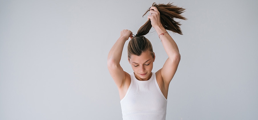 Slickback maken? Zo creëer je de perfecte look Slickback maken? Zo creëer je de perfecte look