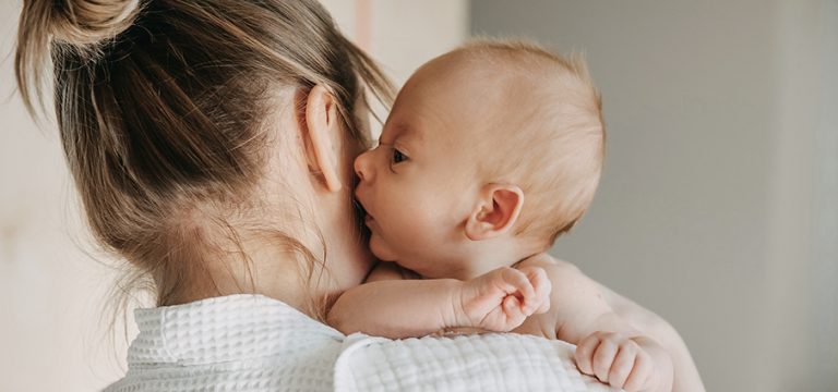 Je baby heeft de hik! Wat nu? Je leest het hier Je baby heeft de hik! Wat nu? Je leest het hier