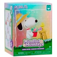 Disney Peanuts Mindful Mondays Scene Setter Figure
