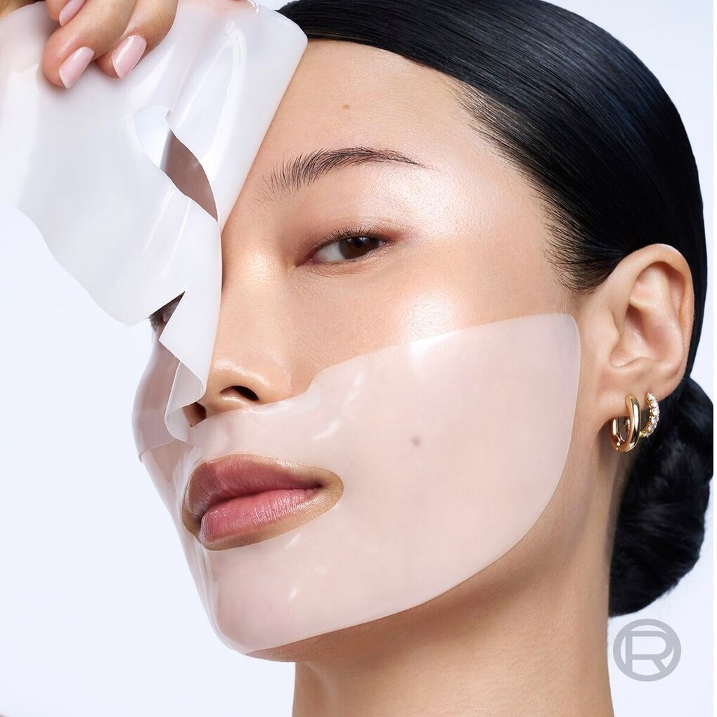 L'Oréal Paris Revitalift Glass Skin Hydrogel Glow Mask